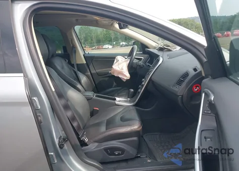 2012 Volvo Xc60 3.2 Platinum z USA, uszkodzony, nr VIN YV4940DZ4C2296330